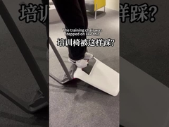 Cadeira de escritório empilhável com almofadas macias e design compacto